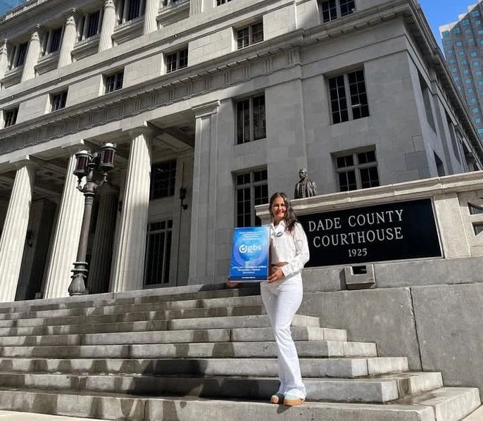 Cristina - Especialista en Empresas Públicas y Mixtas